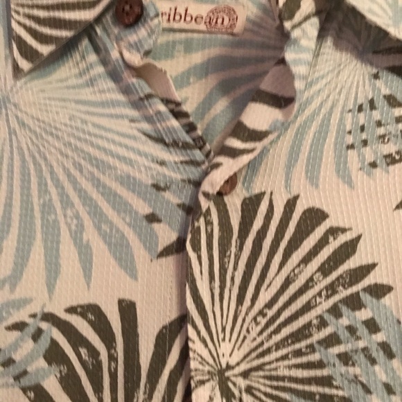 Roundtree and Yorke  Caribbean Shirt. Rayon Small - Picture 2 of 6